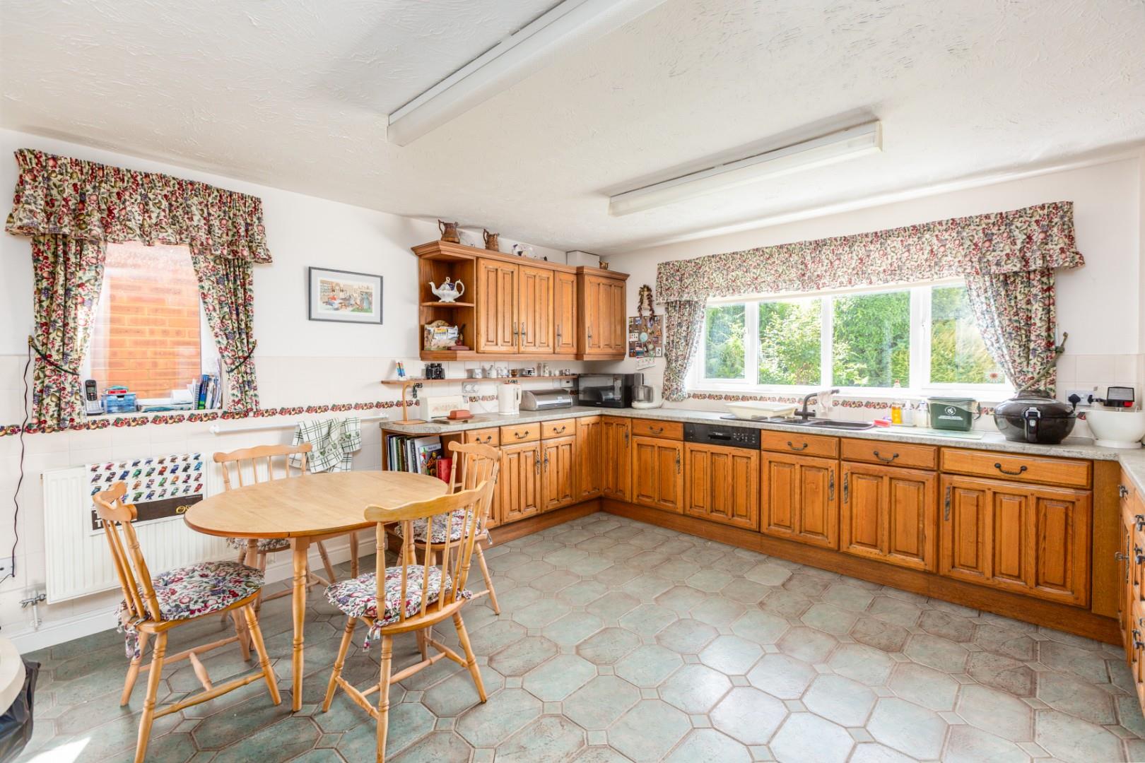 Ffordd Draenen Ddu, West Cross, Newton, Swansea, SA3 5RP
